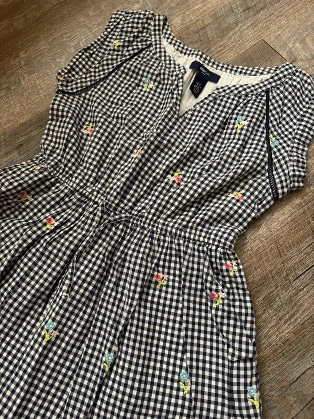 🌸 $10 SALE 🌸 GAP Black & White Gingham Dress with Tiny Floral Embroidery
